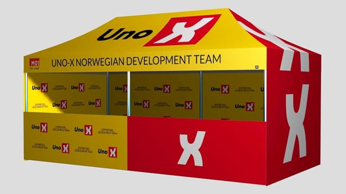 Hallgruppen dostarczył żółto-czerwony namiot reklamowy dla Uno-X Norwegian Development Team. Namiot służy jako baza zespołu na wydarzeniach.